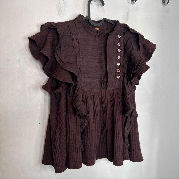 Free people ruffled short sleeves super cute - Picture 3 of 12